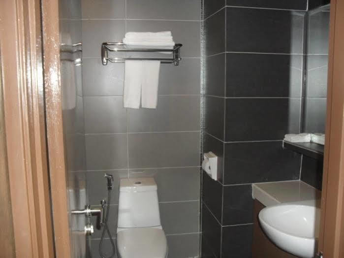 Puri Pujangga Hotel Bangi Bagian luar foto